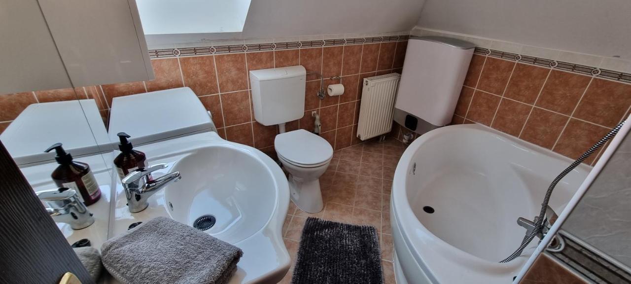 Apartman For 4 Siofok Ngoại thất bức ảnh
